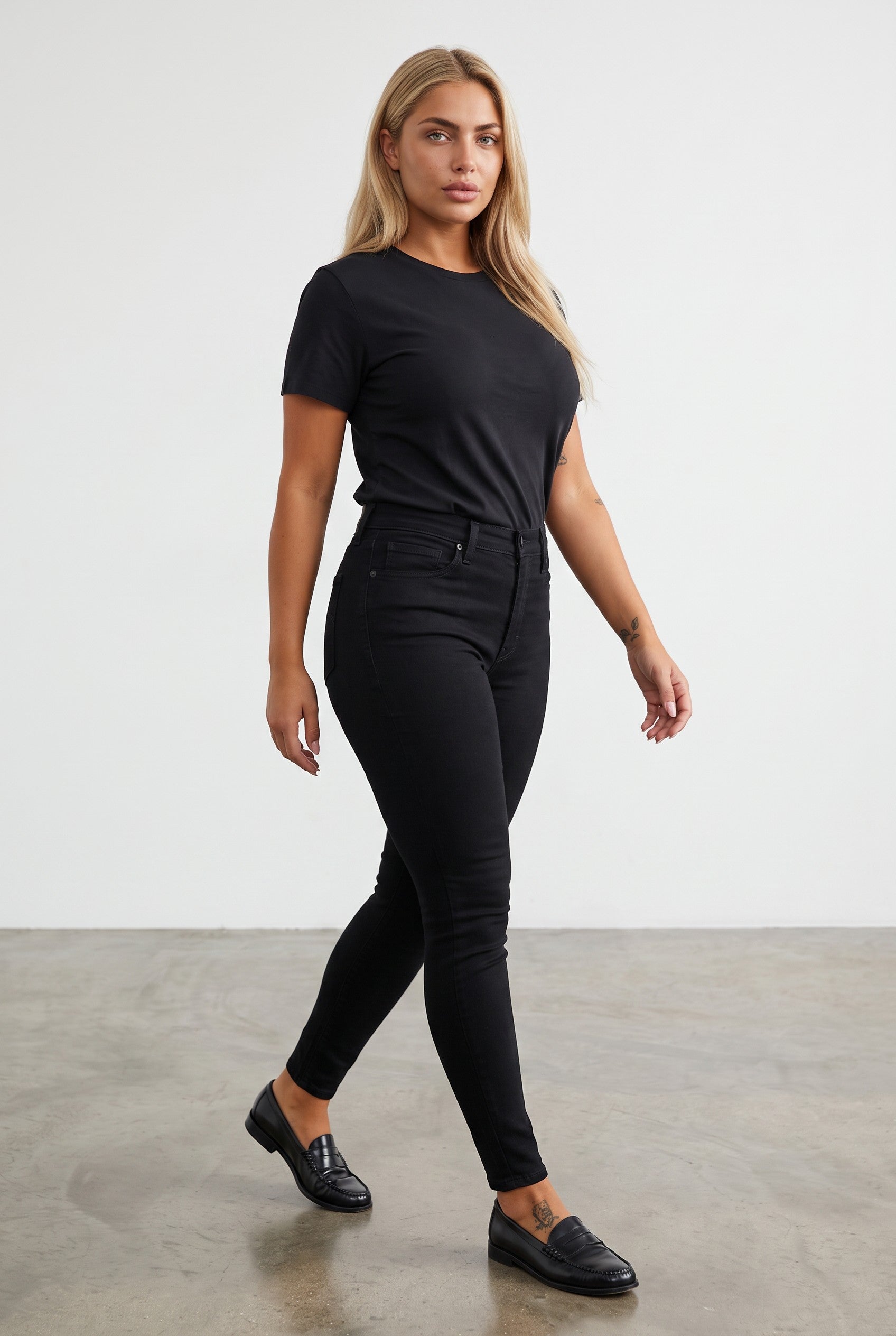 Levi's 720 High-Rise Super Skinny Jeans – Black Squared
