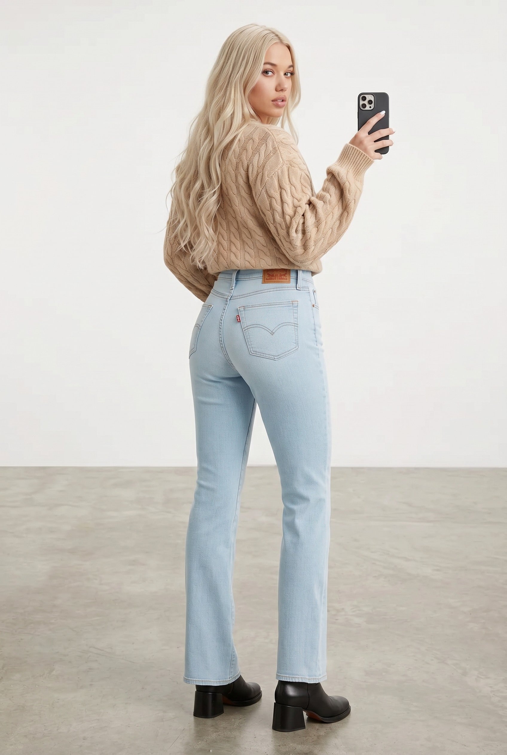 Levi's 725 High-Rise Bootcut Jeans – Light Wash