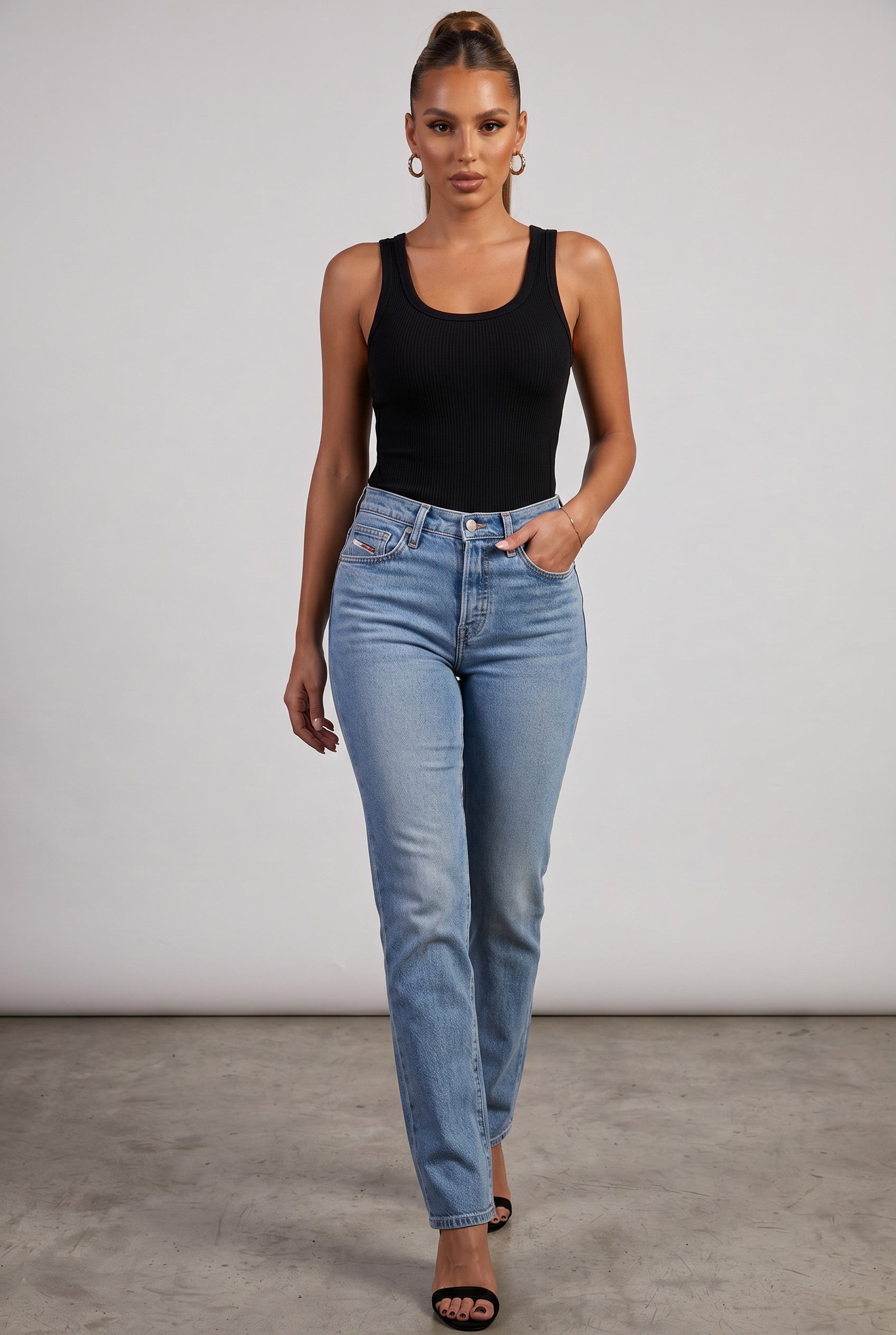 Levi’s 501 Curve Straight-Leg Jeans
