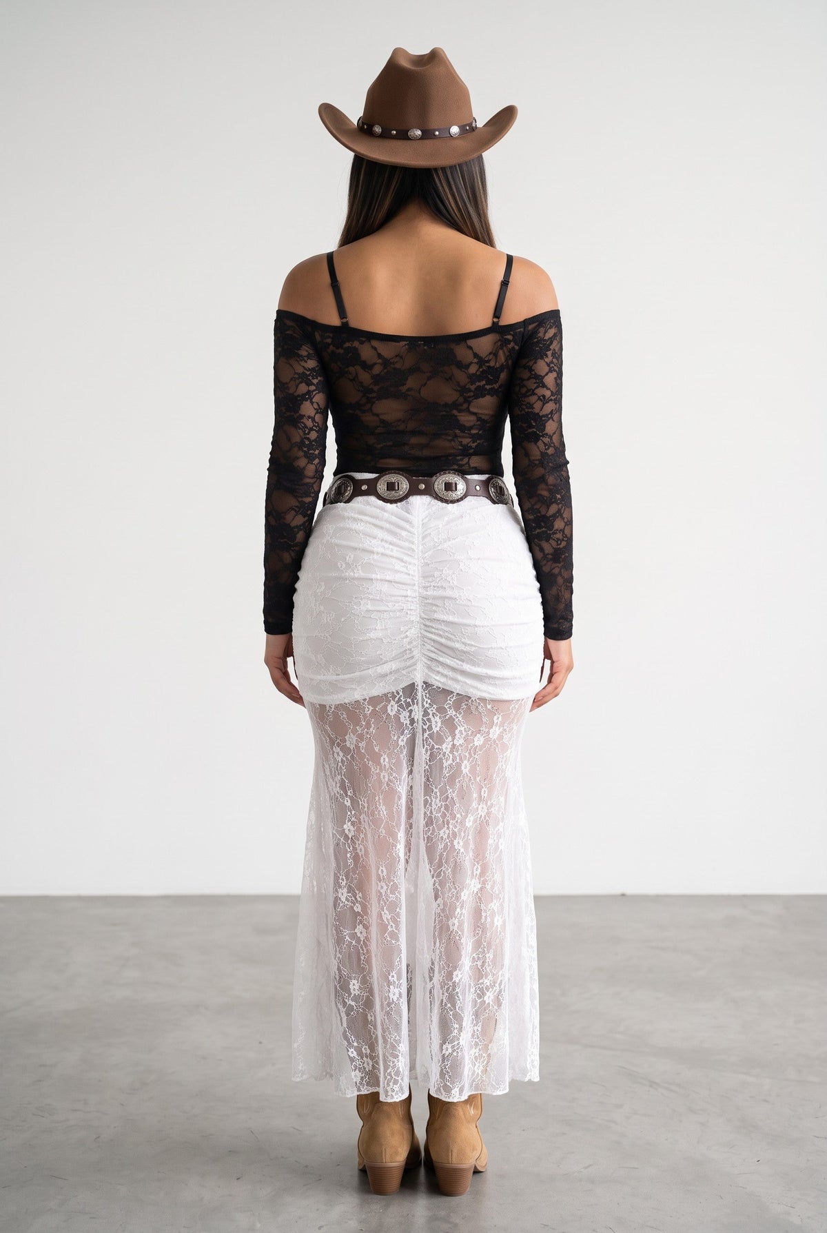 Adjustable-Strap Off-Shoulder Lace Top – Black