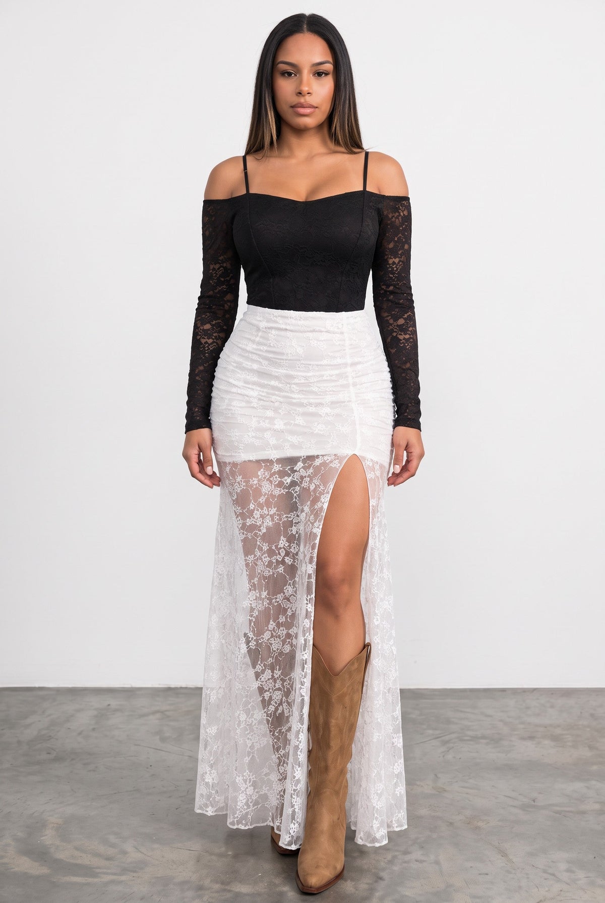 Adjustable-Strap Off-Shoulder Lace Top – Black