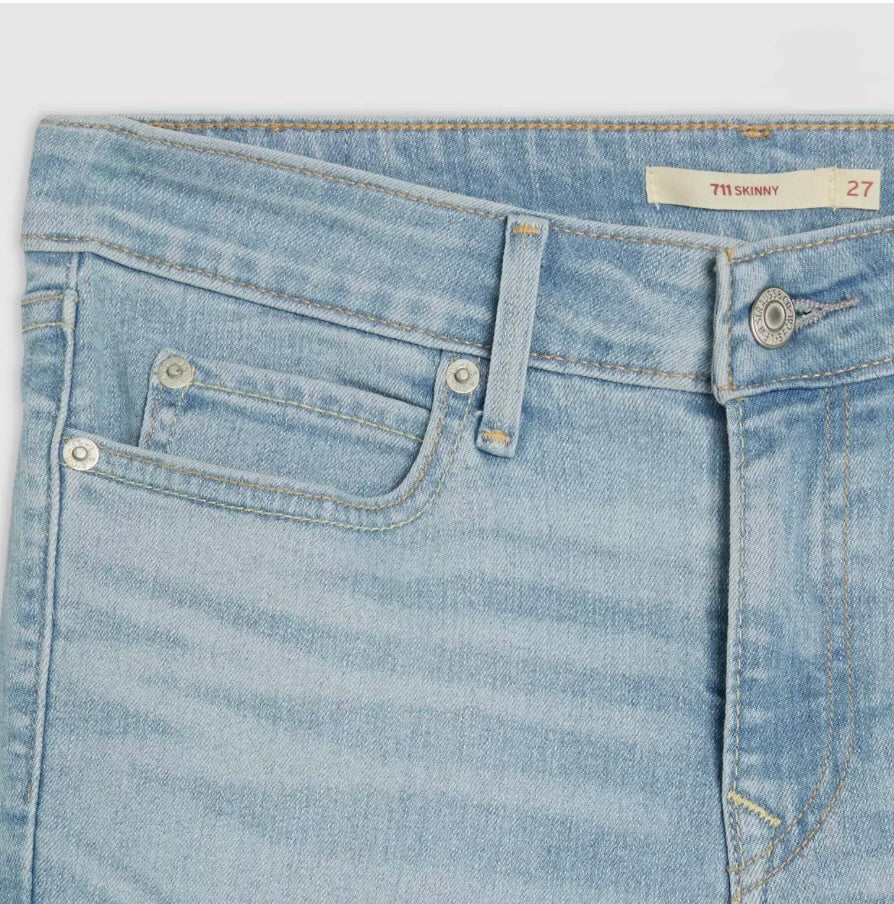 Levi's 711 Skinny Jeans – Light Wash