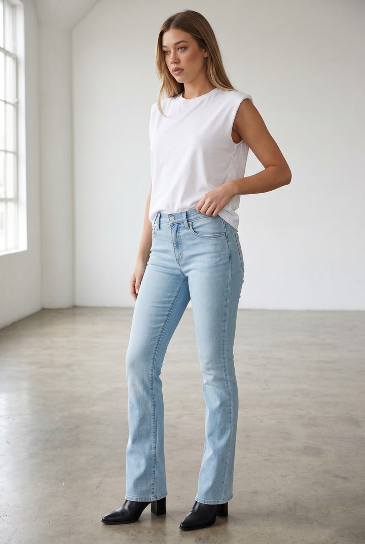 Levi's 725 High-Rise Bootcut Jeans – Light Wash