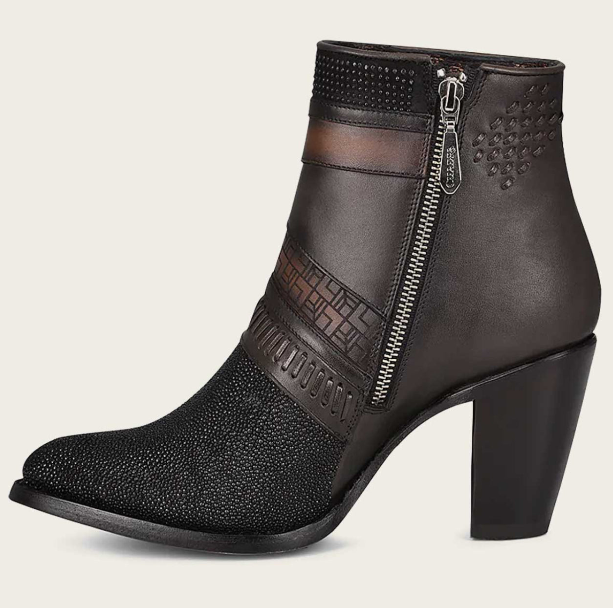 LD BLACK STINGRAY LASER & WOVEN ROUND TOE - Vella Moda
