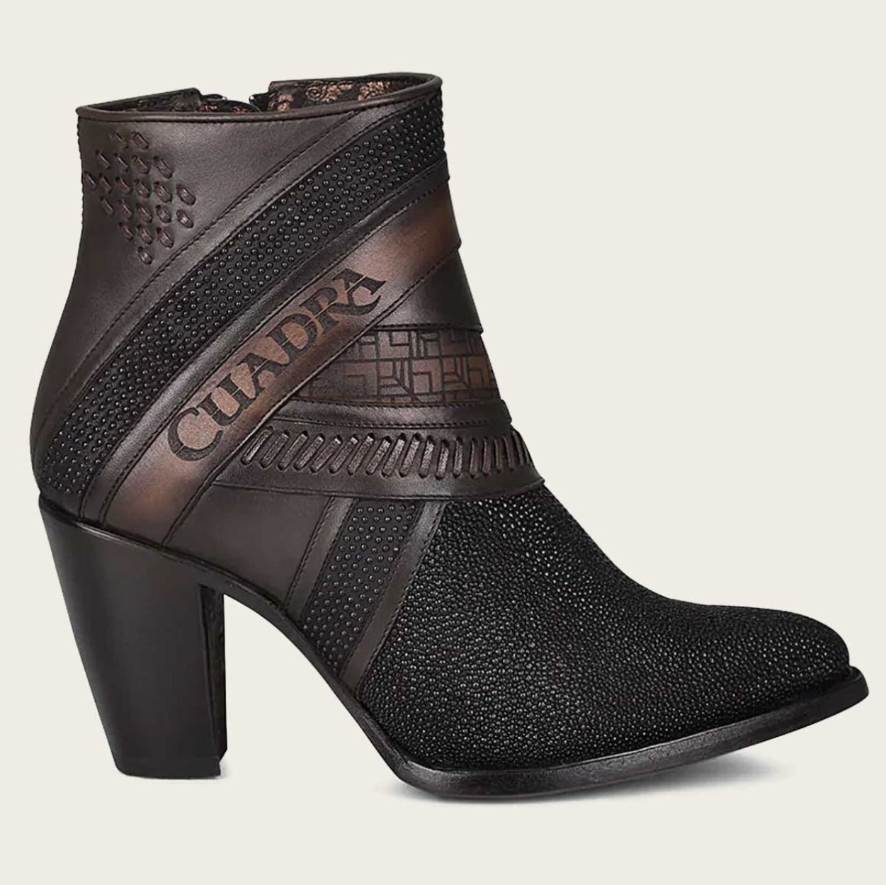 LD BLACK STINGRAY LASER & WOVEN ROUND TOE - Vella Moda