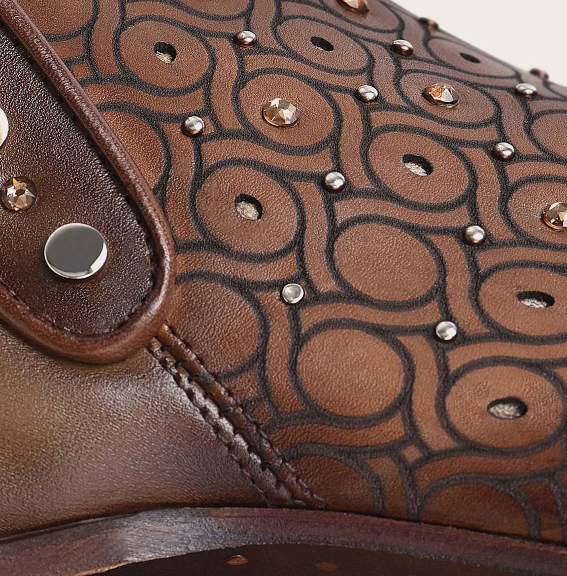 LD MAPLE LASER & CRYSTALS & STUDS ROUND TOE - Vella Moda