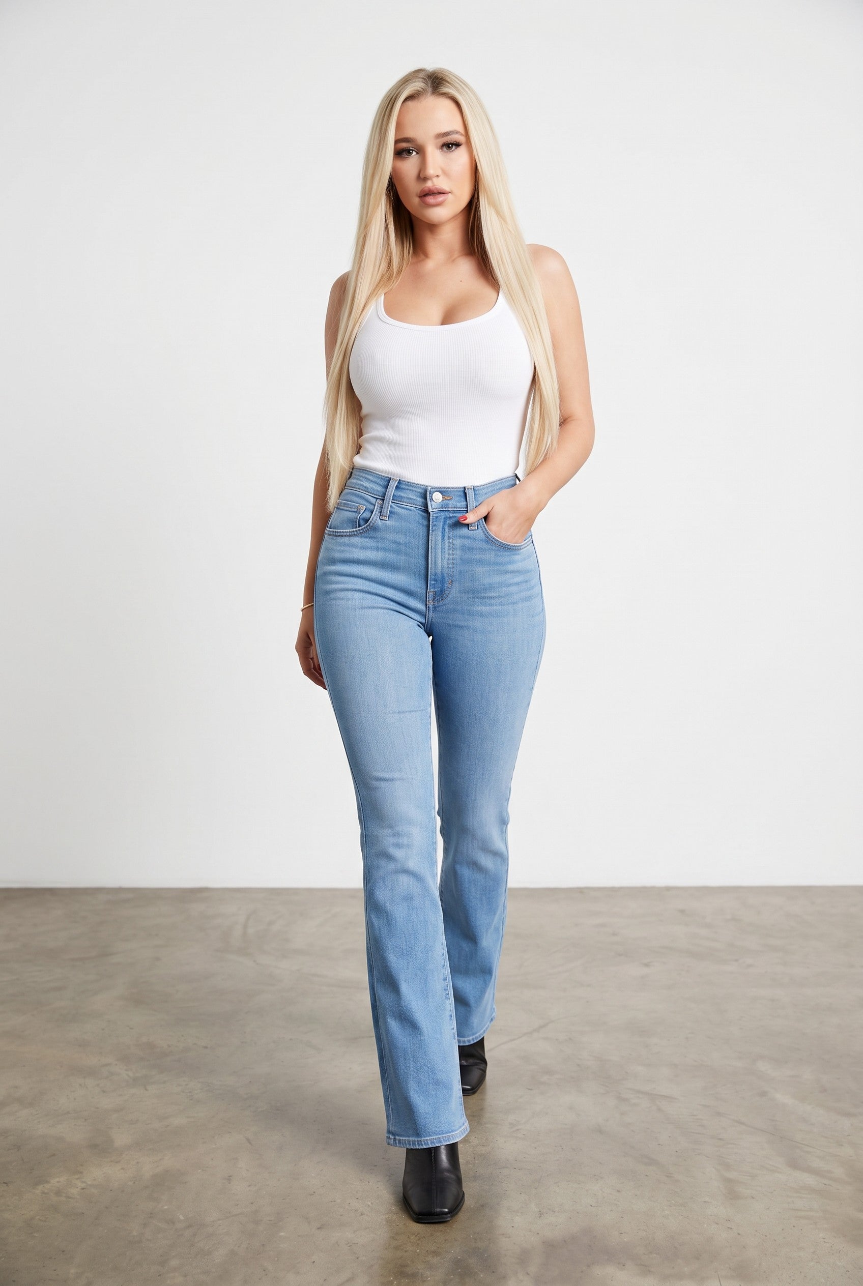 Levi's 725 High-Rise Bootcut Jeans – Medium Wash