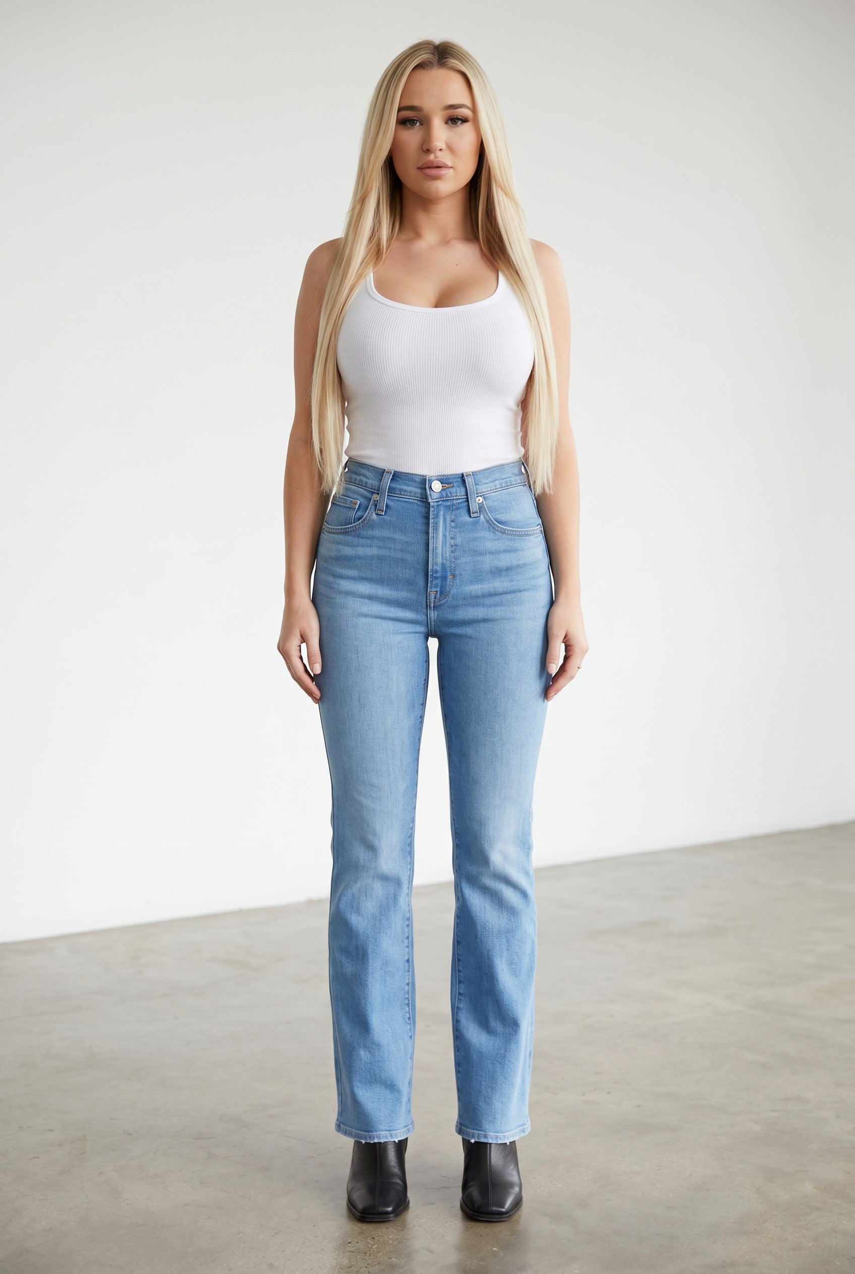 Levi's 725 High-Rise Bootcut Jeans – Medium Wash