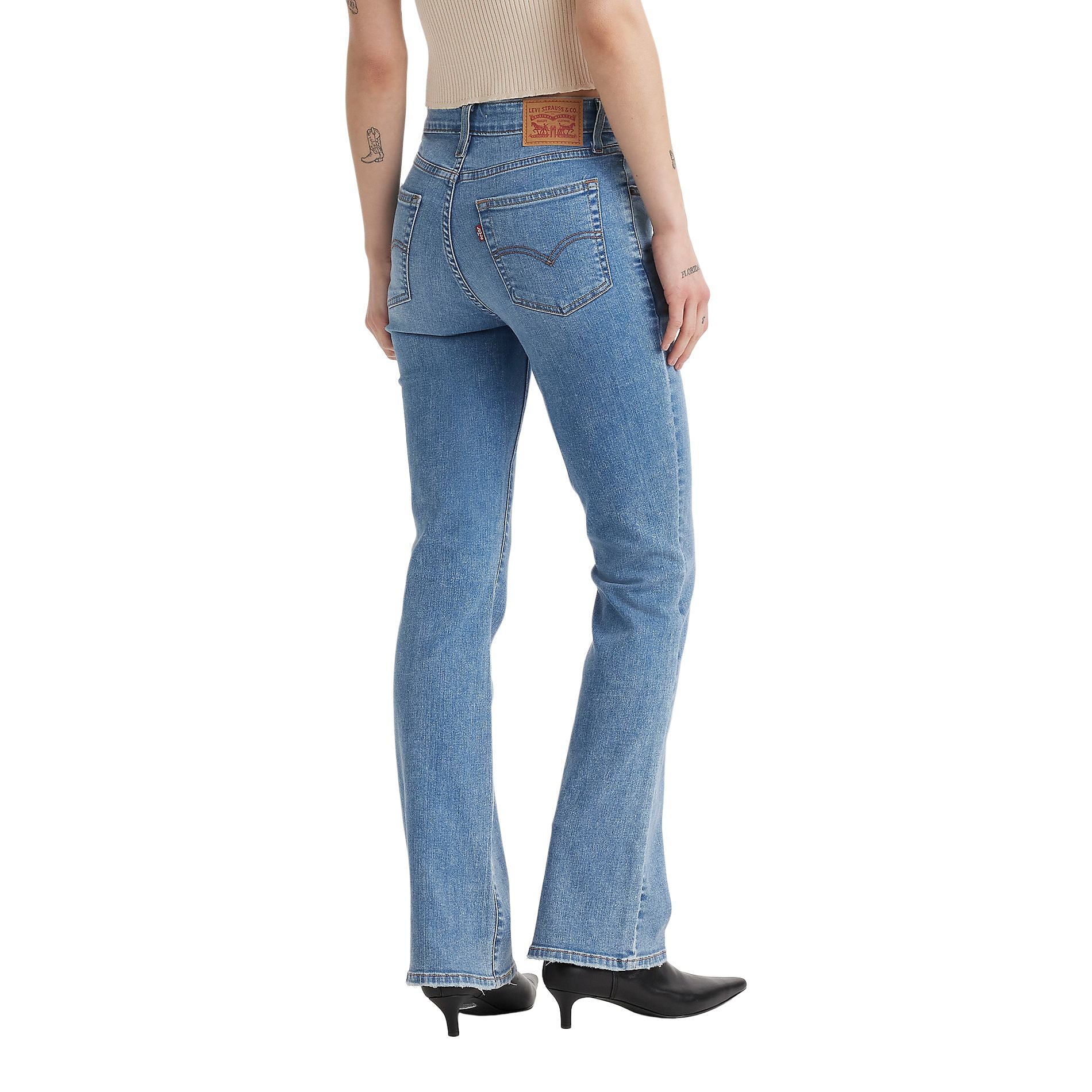 Levi’s 725 High-Rise Bootcut Jeans in Total Freedom medium wash – product view 2