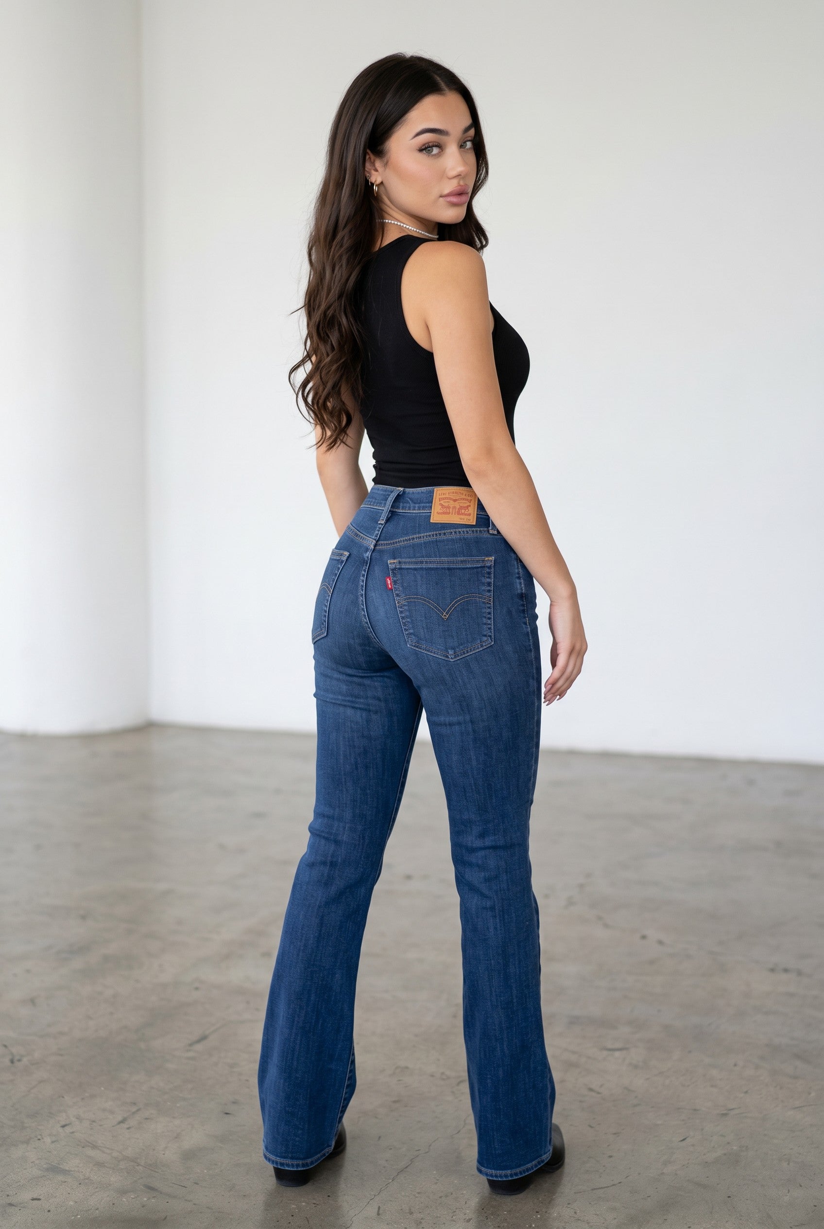Levi's 725 High-Rise Bootcut Jeans – Lapis Dark Horse (Dark Wash)