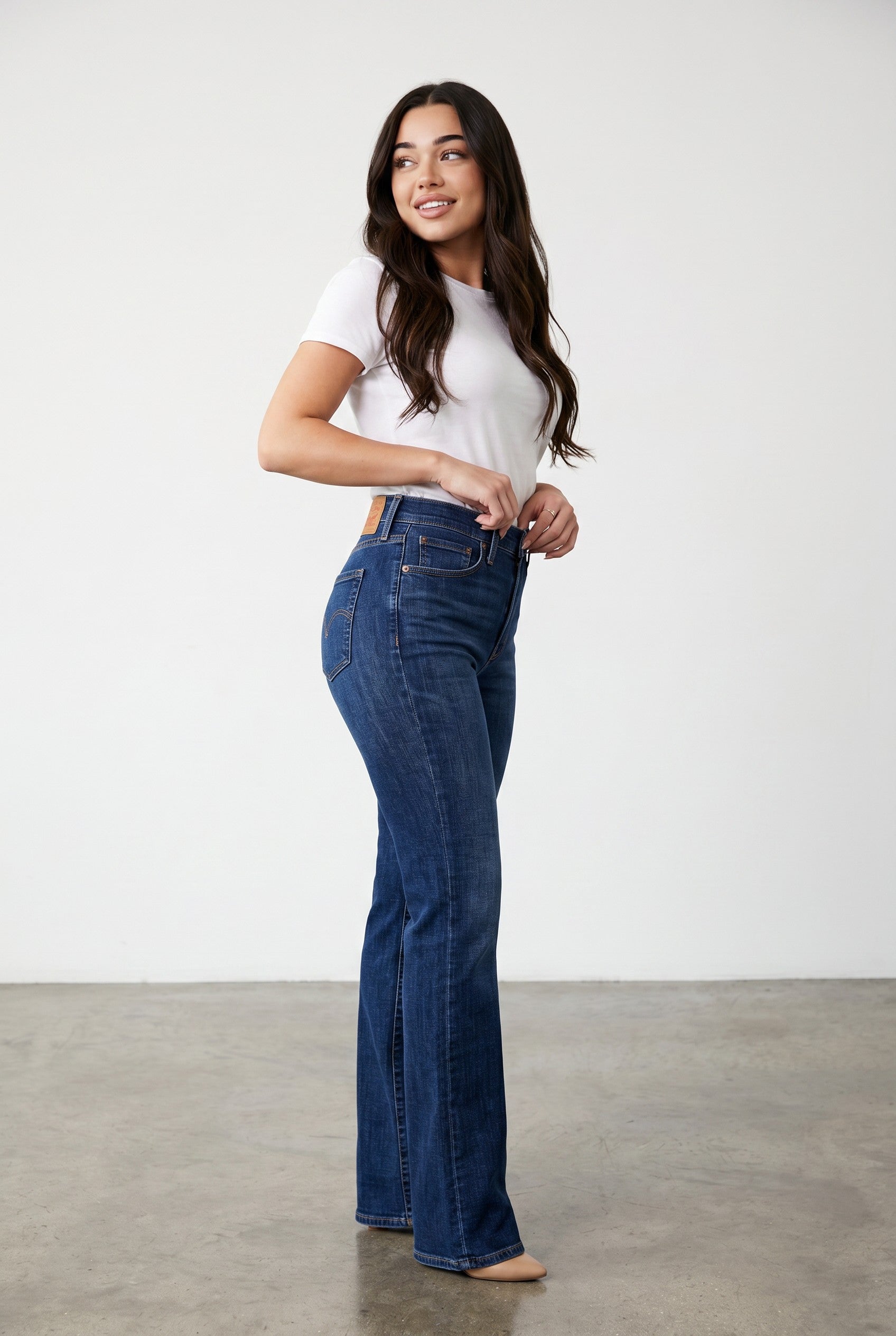 Levi's 725 High-Rise Bootcut Jeans – Lapis Dark Horse (Dark Wash)
