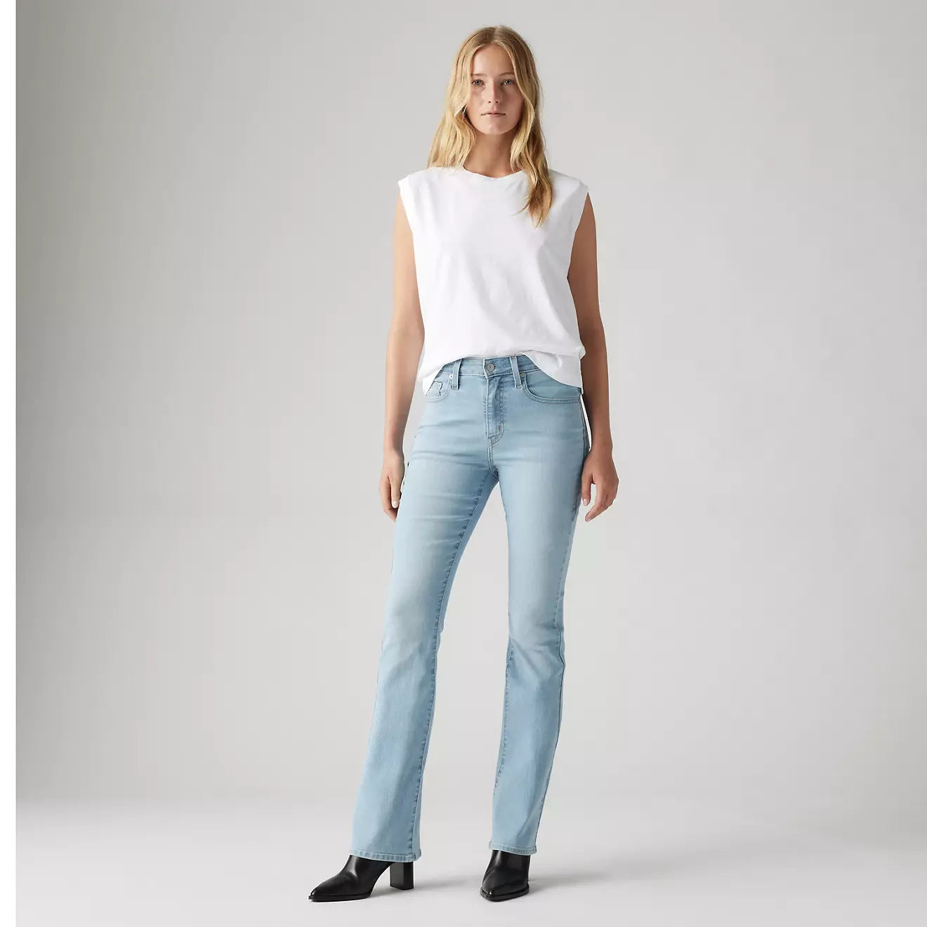 Levi’s 725 High-Rise Bootcut Jeans