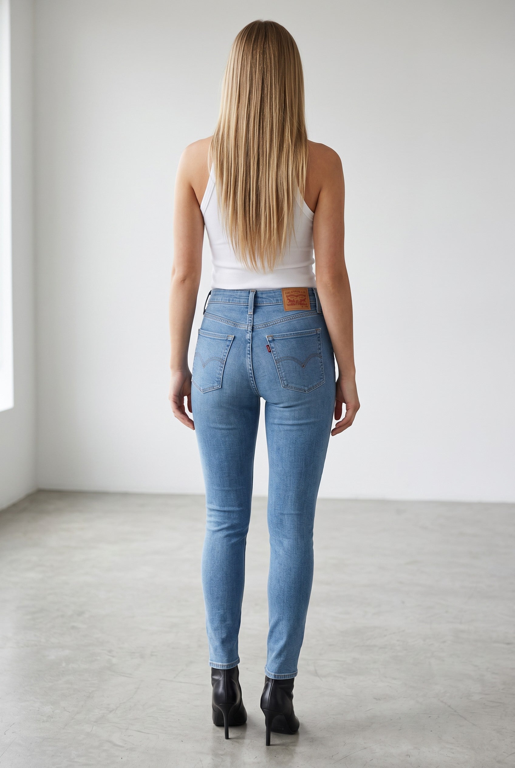 Levi's 721 High-Rise Skinny Jeans – Lapis Air (Light Wash)