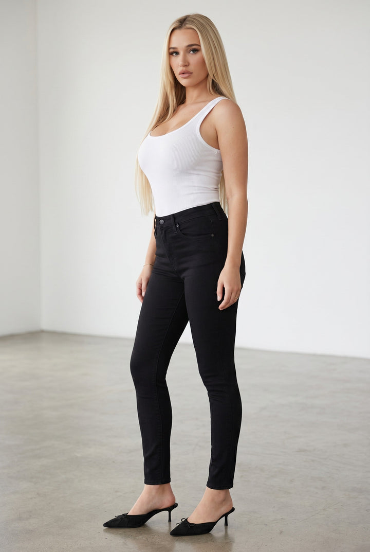 Levi's 721 High-Rise Skinny Jeans – Soft Black