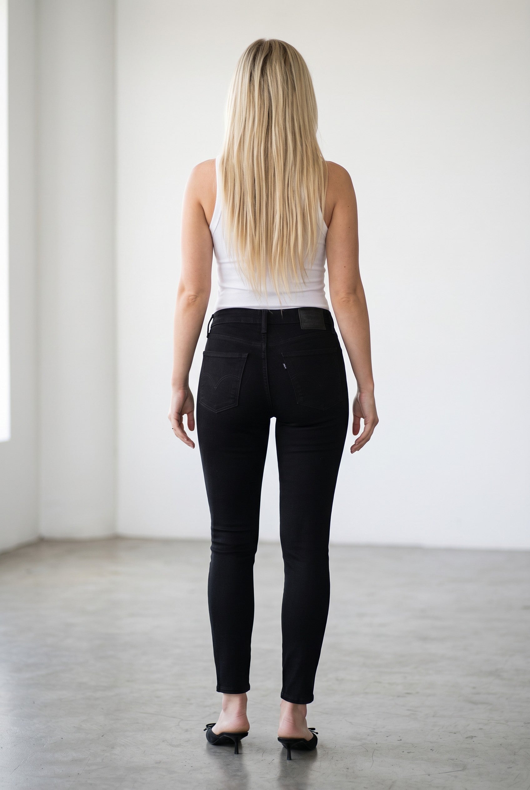 Levi's 721 High-Rise Skinny Jeans – Soft Black