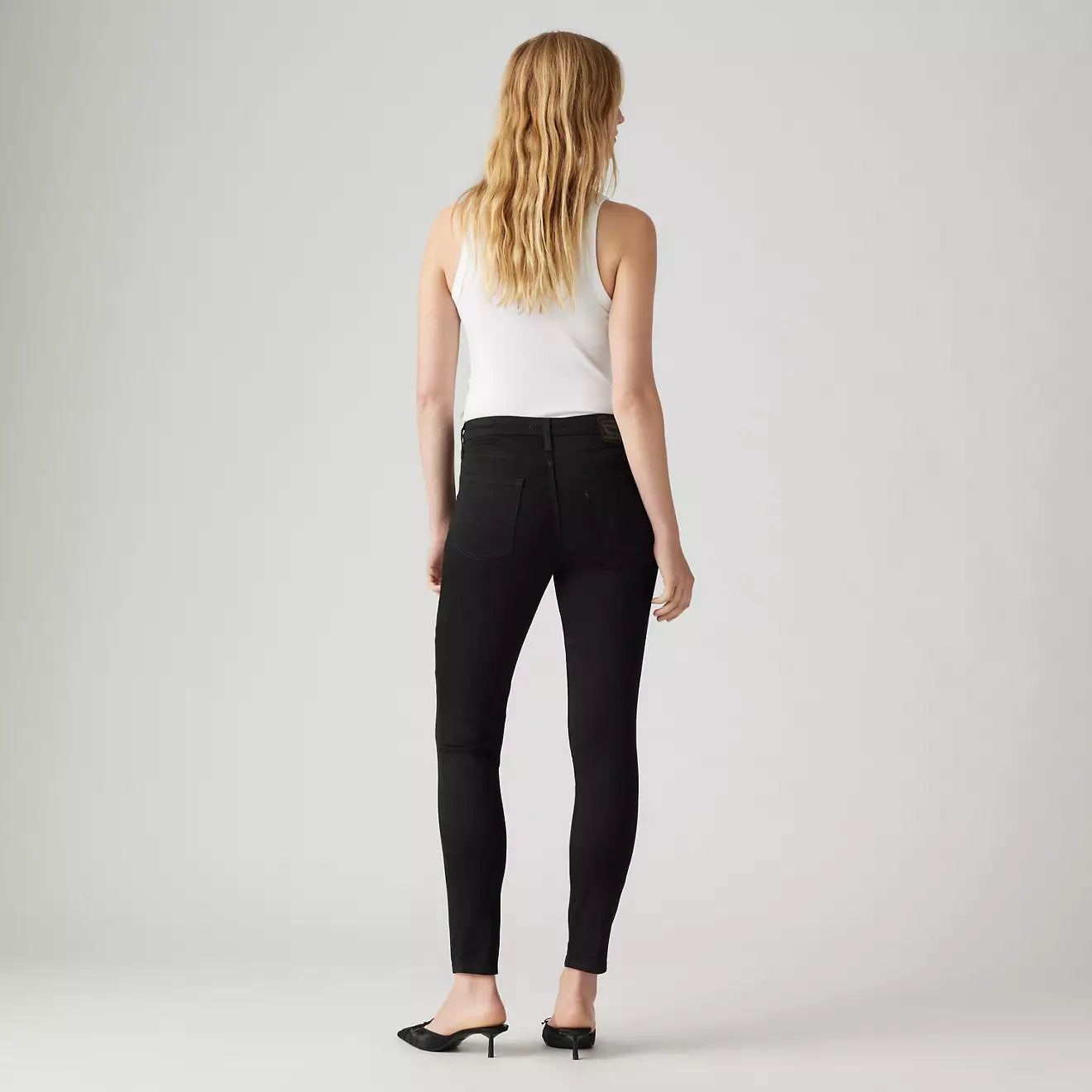 Levi's 721 High Rise Skinny Soft Black - Vella Moda