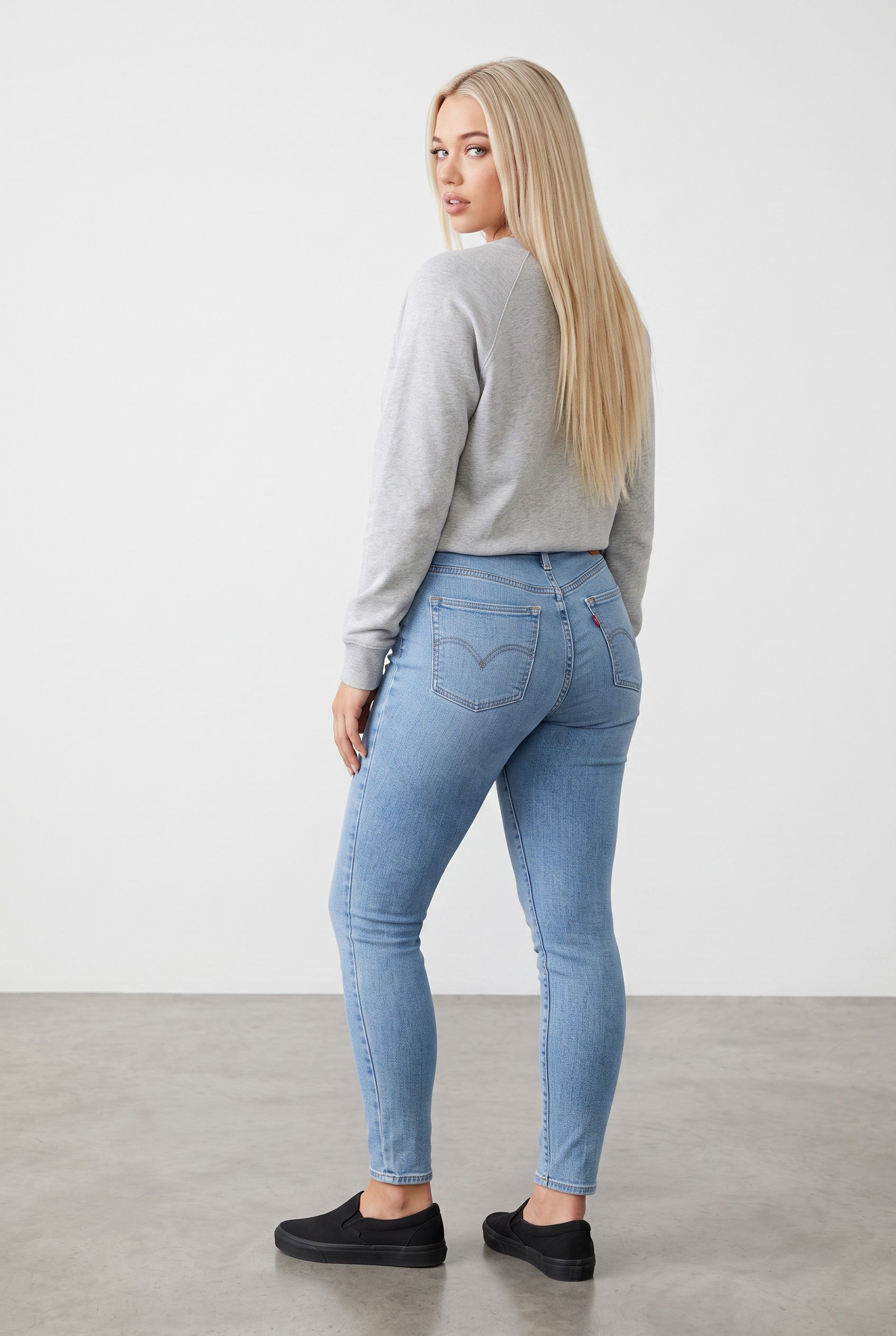Levi's 711 Mid-Rise Skinny Jeans – Medium Indigo Worn In