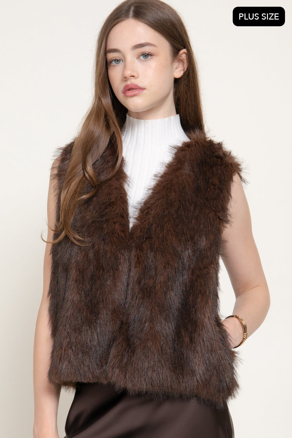 Plus Size Two-Tone Faux-Fur Vest – Brown - Brown