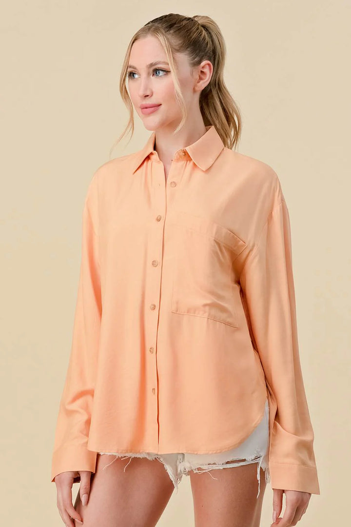 Bella Moda Latina long sleeve collared button-down shirt, stylish tops with a classic collar and front buttons, in a natural fabric.