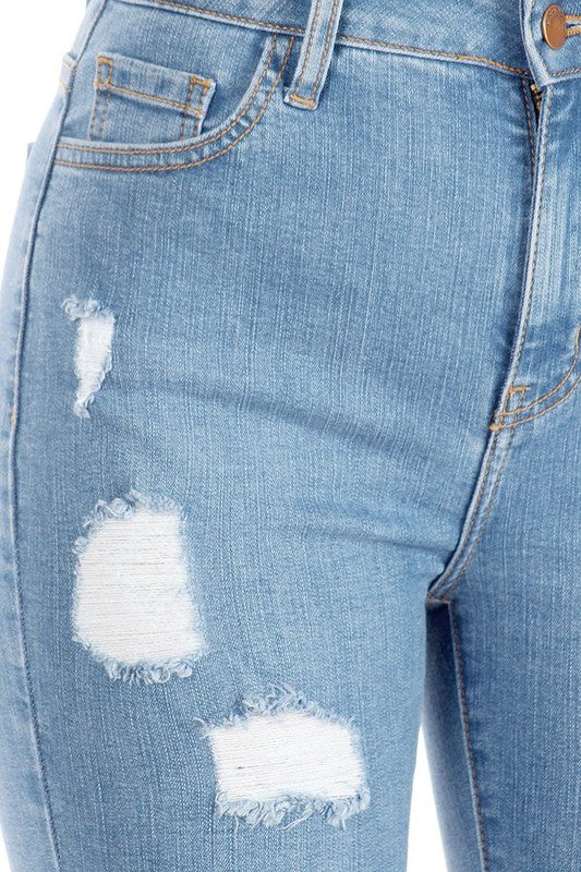 DESTRUCTED ROLL CUFF BERMUDA - MEDIUM WASH - Bella Moda Latina