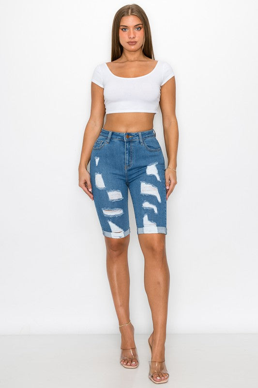 DESTRUCTED ROLL CUFF BERMUDA - MEDIUM WASH - Vella Moda