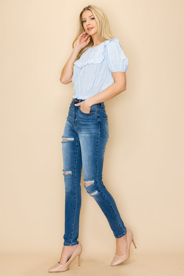 Ruffle crop top with puff sleeve and an open back design