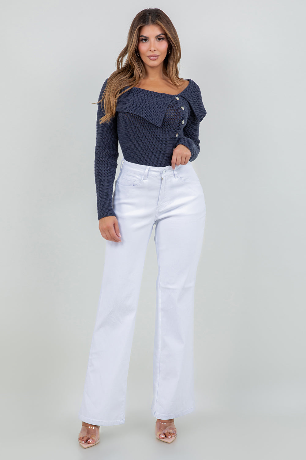 High-Rise White Straight-Leg Jeans with Classic Five-Pocket Design