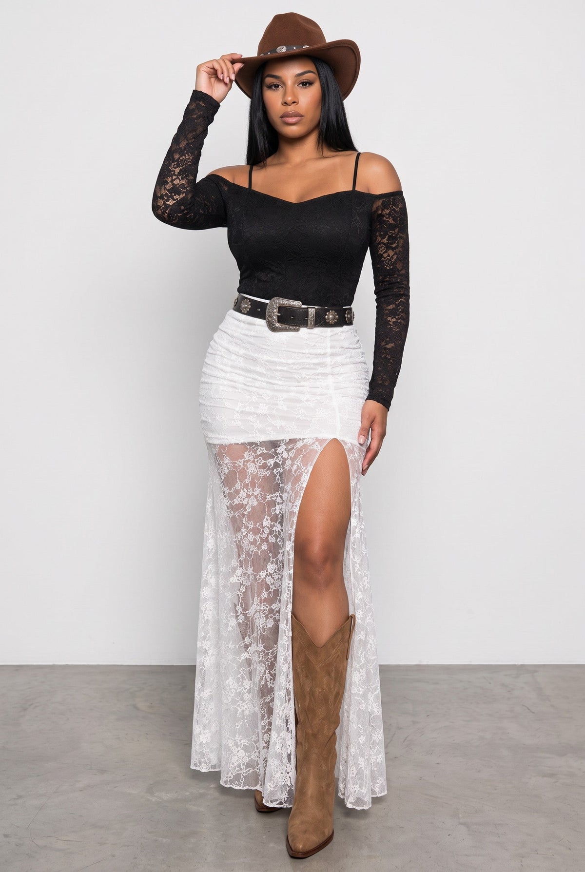 Adjustable-Strap Off-Shoulder Lace Top – Black