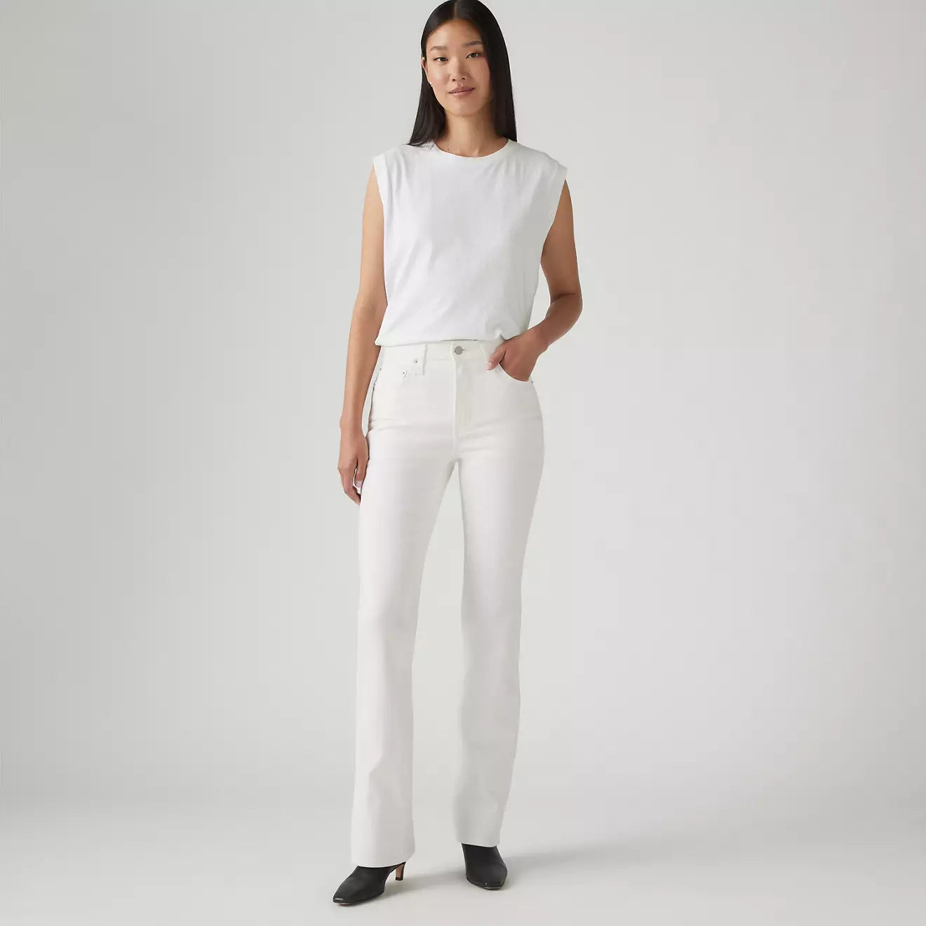 Levi’s 725 White High-Rise Bootcut
