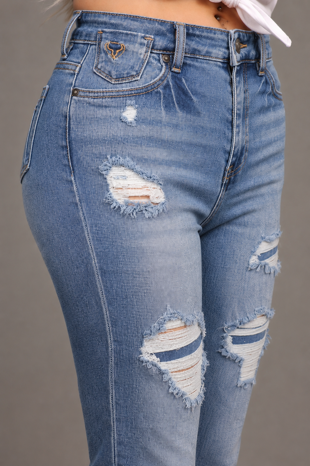 Vella Moda Weekend Rebel Distressed Jeans