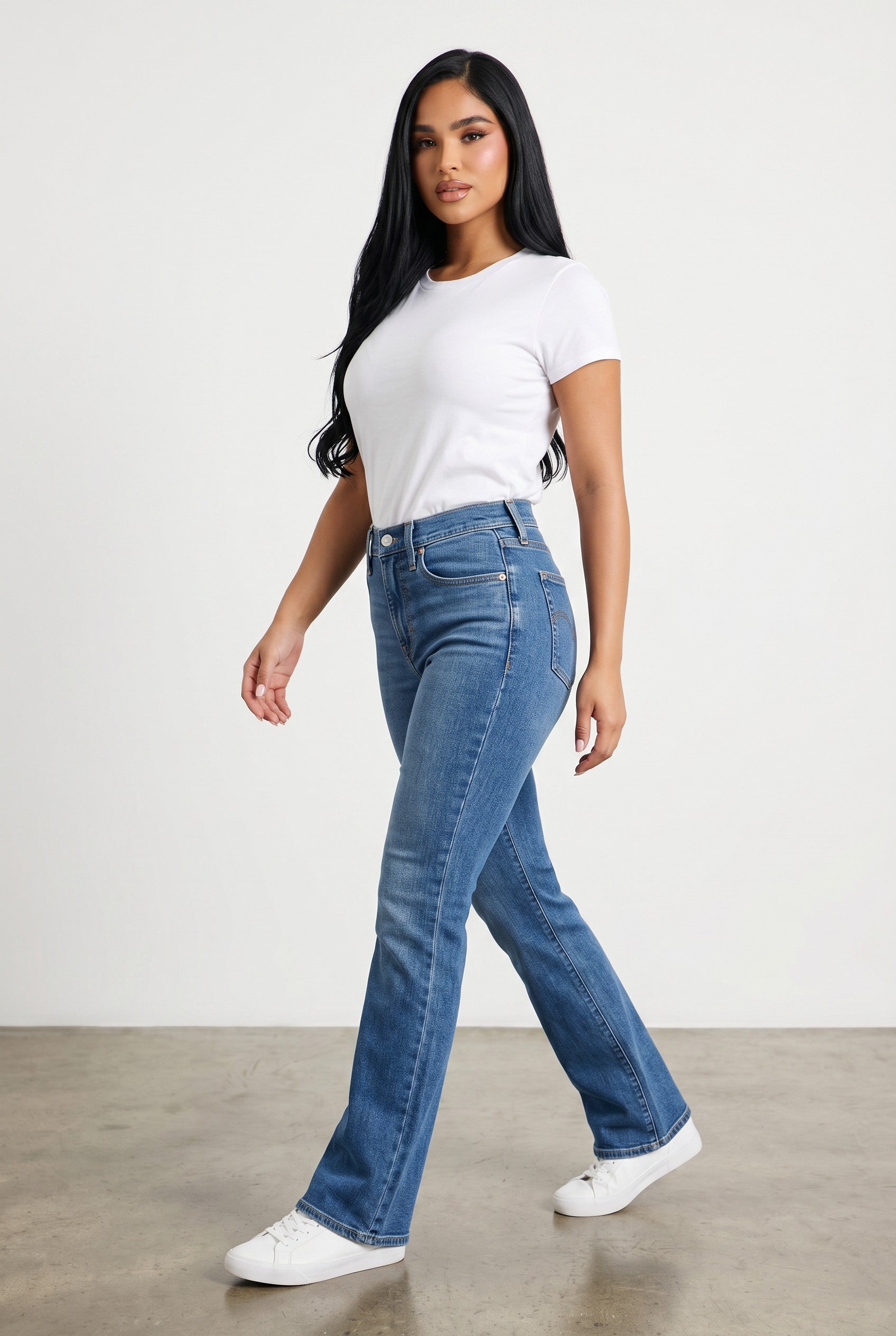 Levi's 725 High-Rise Bootcut Jeans – Dark Wash