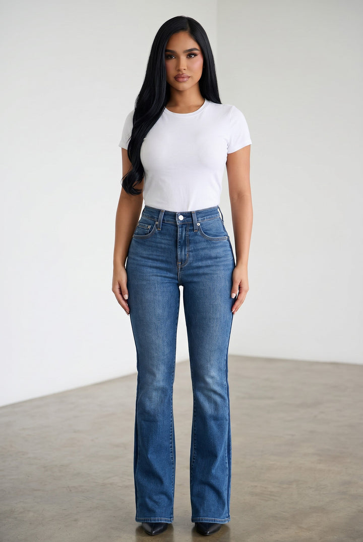 Levi's 725 High-Rise Bootcut Jeans – Dark Wash