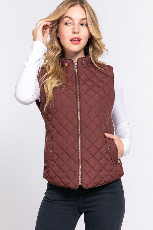 Active USA suede piping detail quilted padding vest featuring ribbed accents, outwear with a stylish piped suede trim.