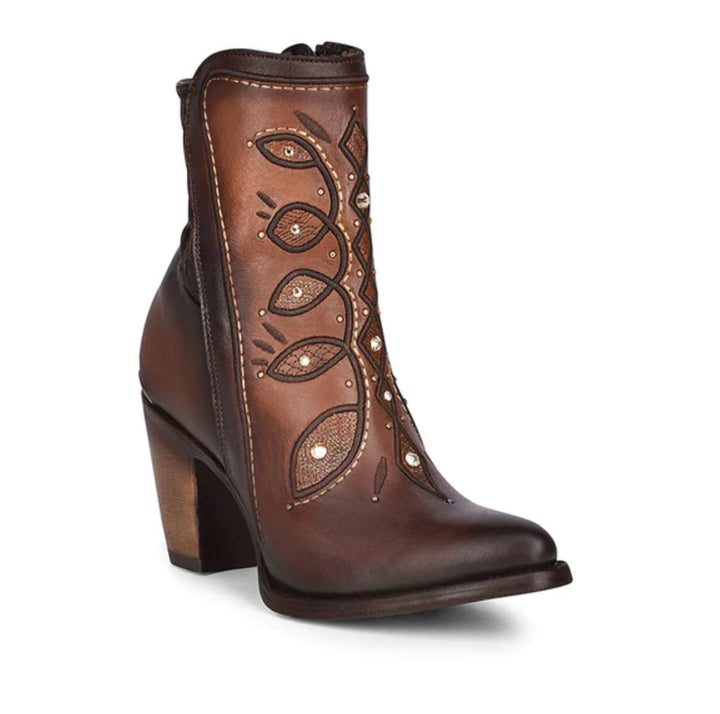 CUADRA MAPLE EMBROIDERY & CRYSTALS ROUND TOE - Vella Moda