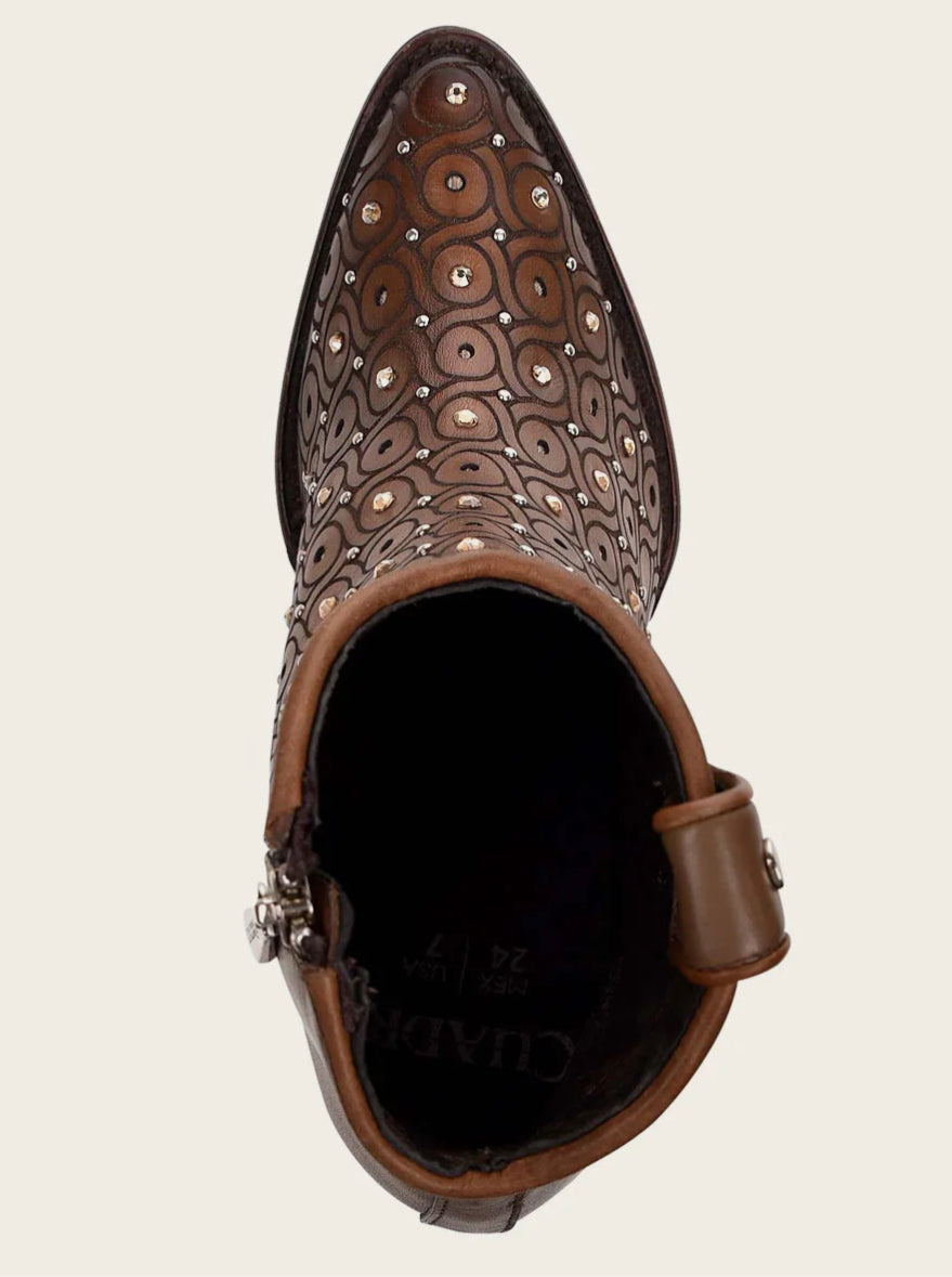 LD MAPLE LASER & CRYSTALS & STUDS ROUND TOE - Vella Moda