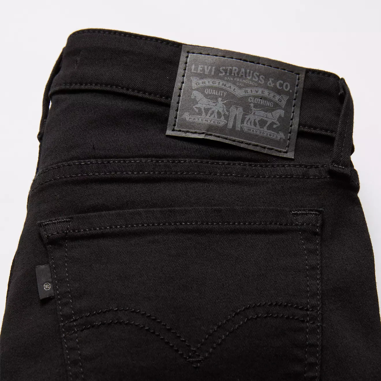 Levi's 711 Skinny Mid Rise Jeans - Vella Moda