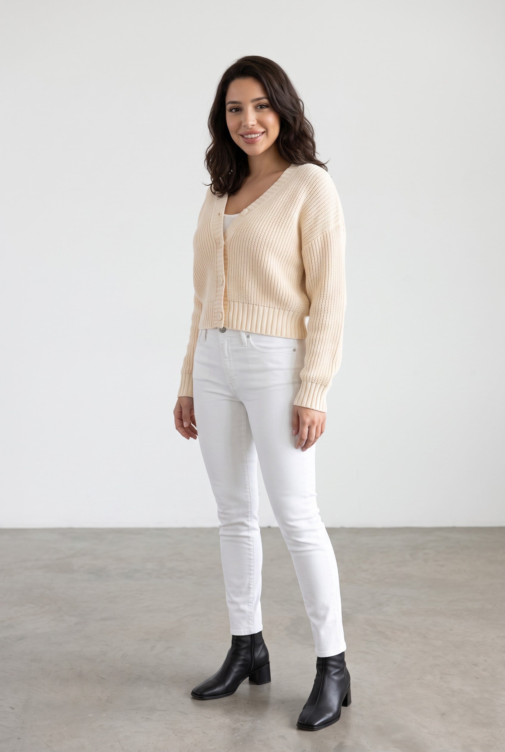 Levi's 711 Mid-Rise Skinny Jeans – Soft Clean White