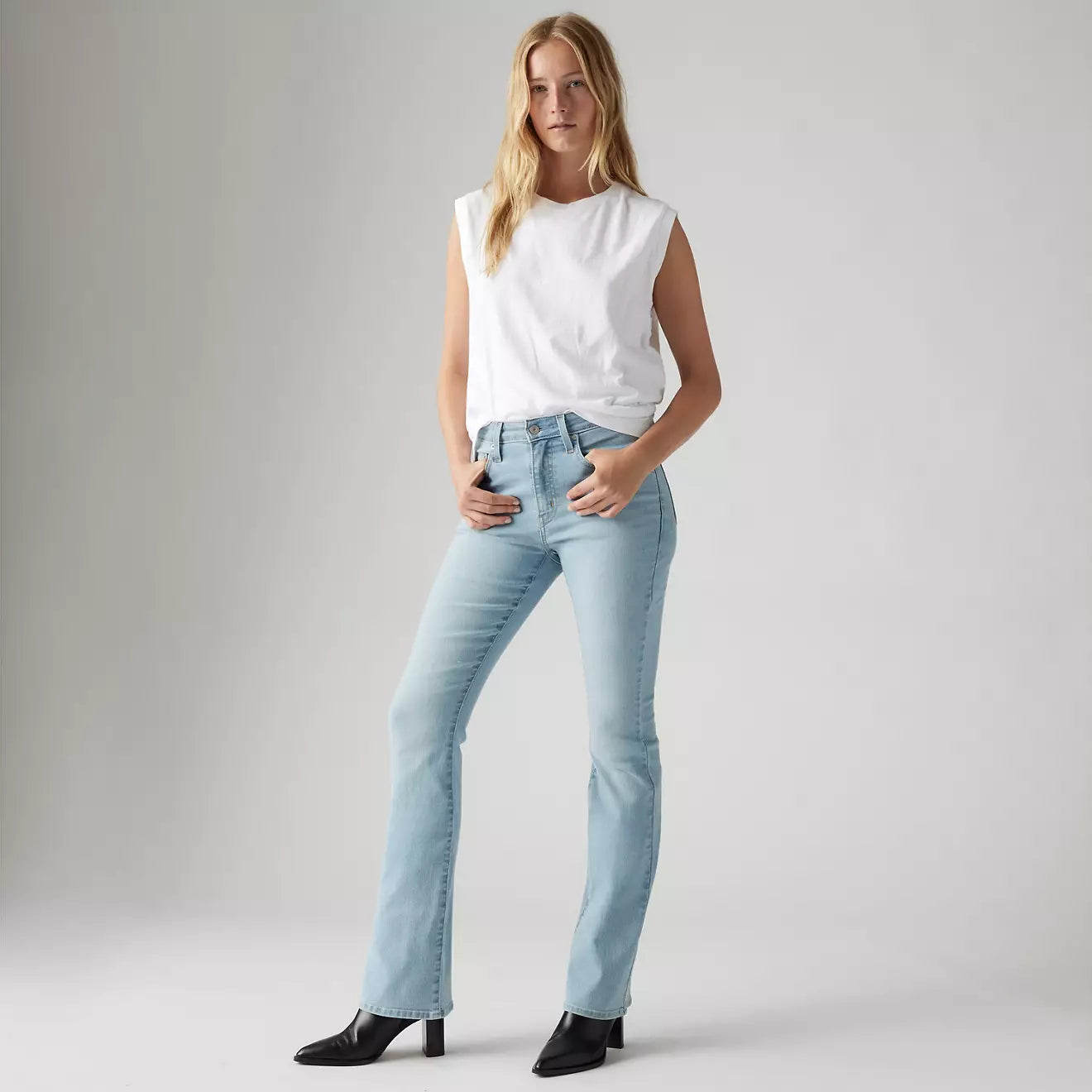 Levi’s 725 High-Rise Bootcut Jeans