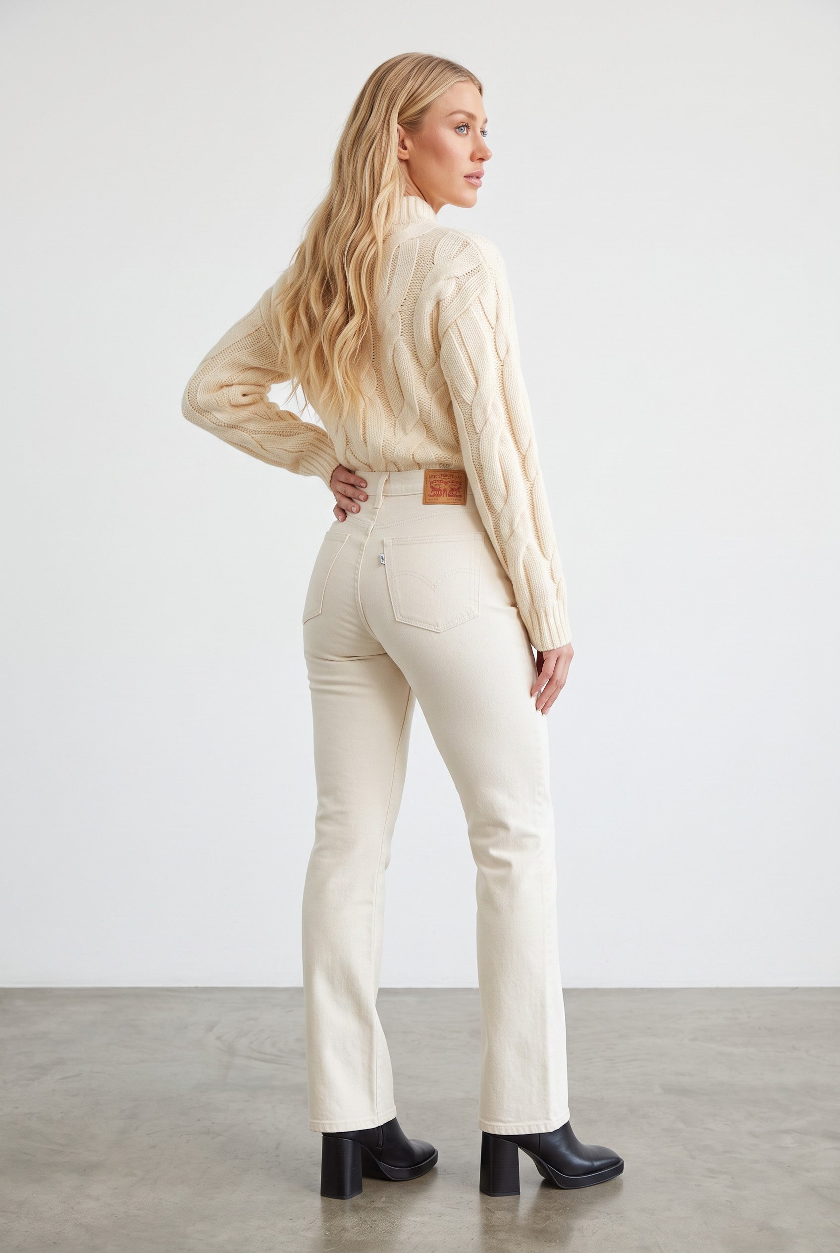 Levi's 725 High-Rise Bootcut Corduroy Jeans – Safari White
