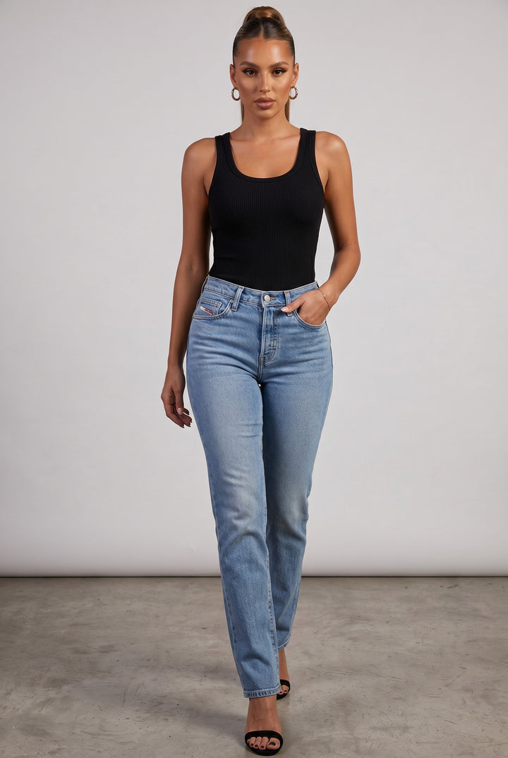 Levi’s 501 Curve Straight-Leg Jeans