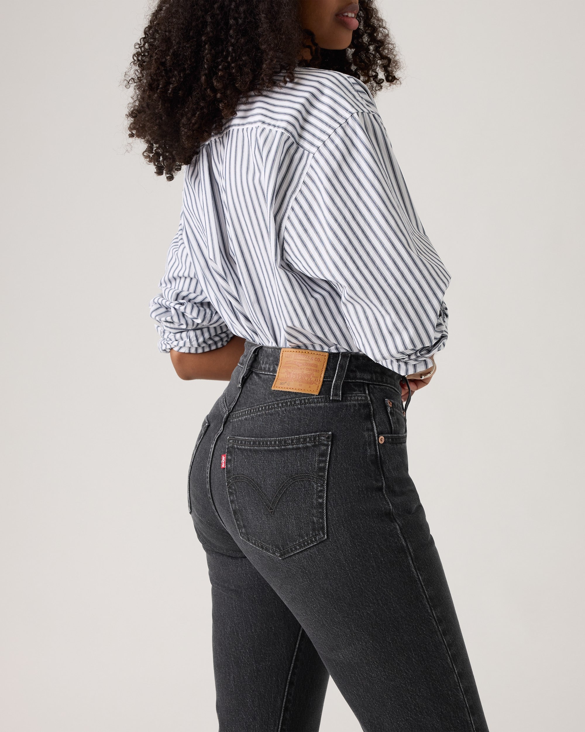 Levi's 501 Curve women's jeans in Memories Of You black, back-pocket detail