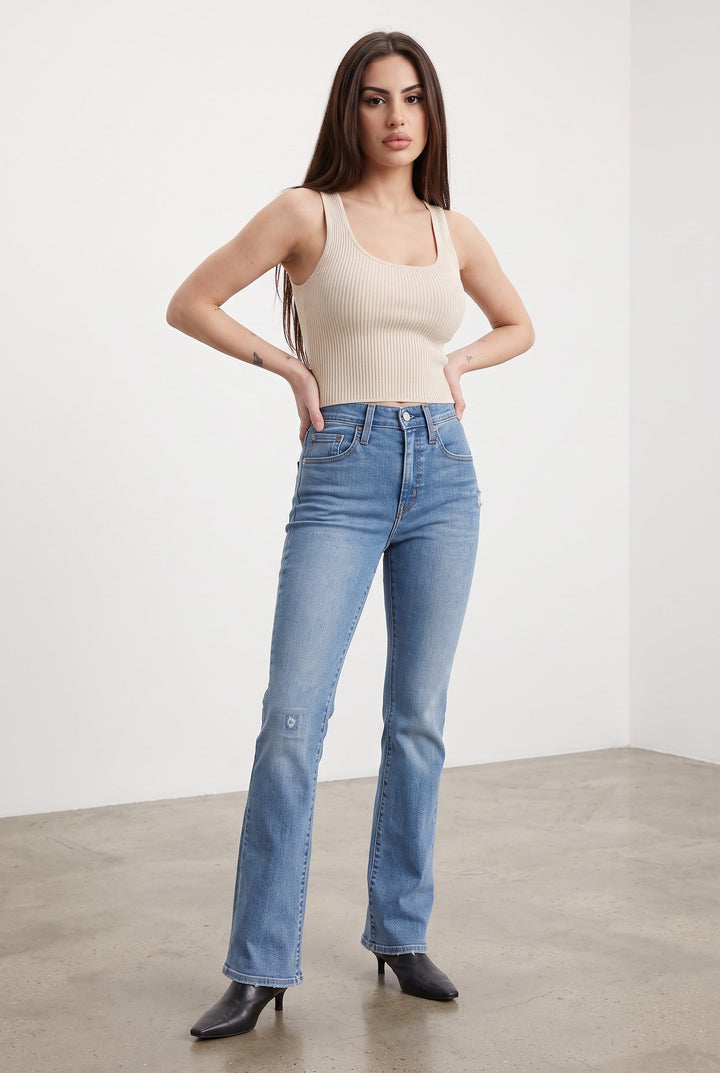 Levi’s 725 High-Rise Bootcut Jeans in Total Freedom medium wash – virtual model angled front view
