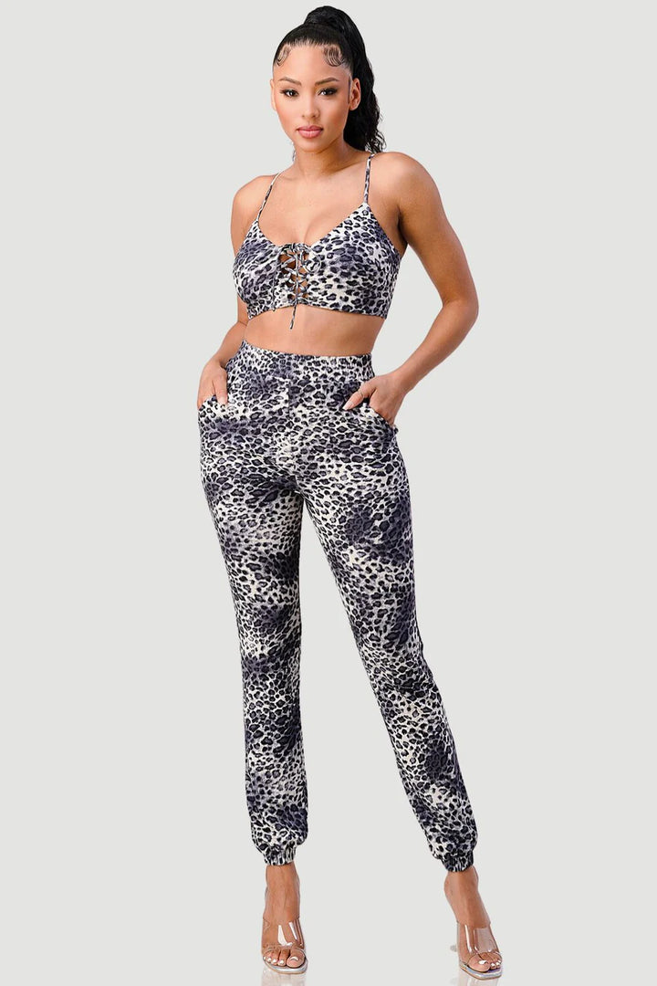 SEXY ANIMAL PRINT FRONT DRAWSTRING LACE-UP CROPPED TOP AND JOGGER PANTS SET - Vella Moda