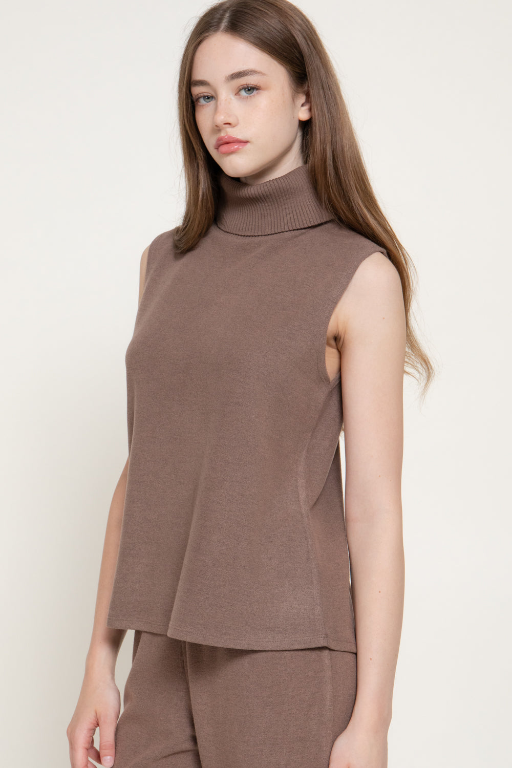 Soft Ribbed Sleeveless Turtleneck Top – Black, Mocha & Light Beige – Mocha – View 2