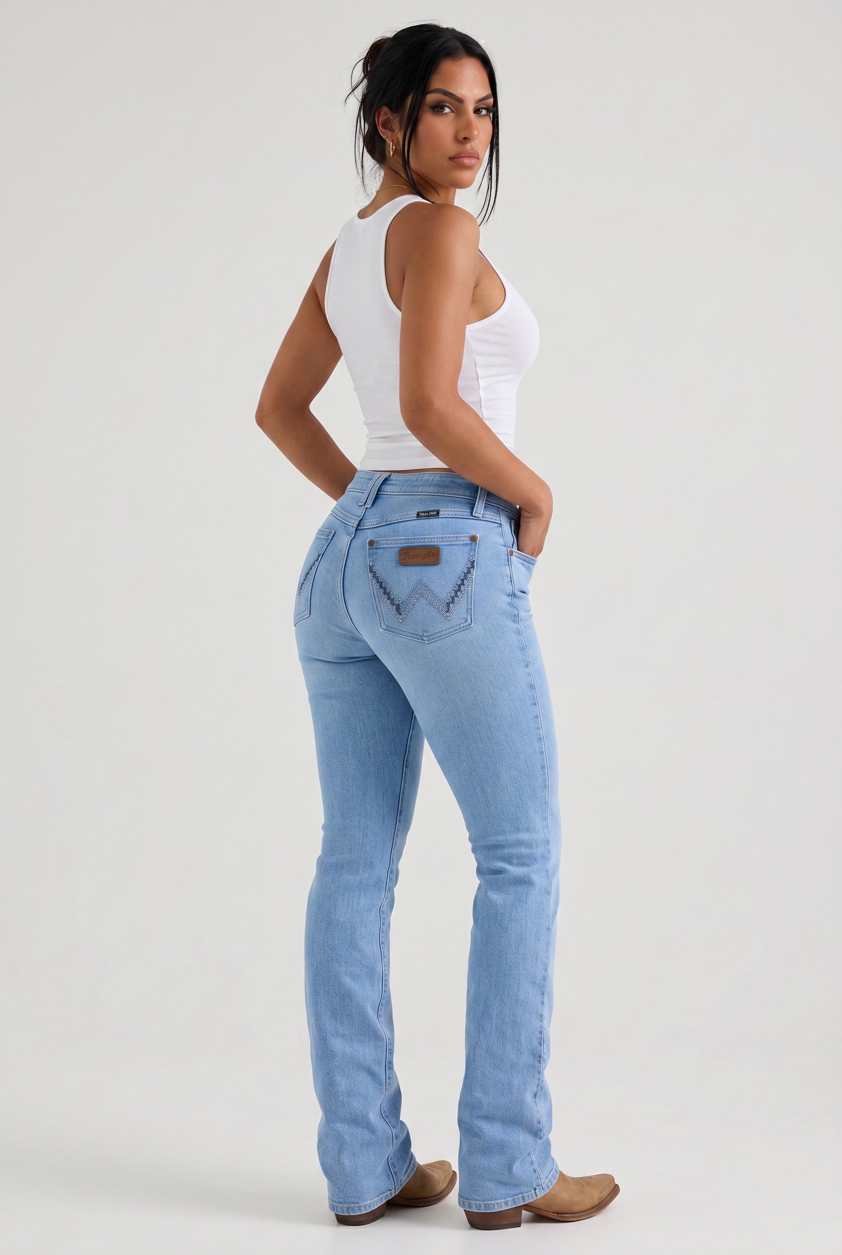 Wrangler Retro Mae Mid-Rise Bootcut Jeans – Light Wash