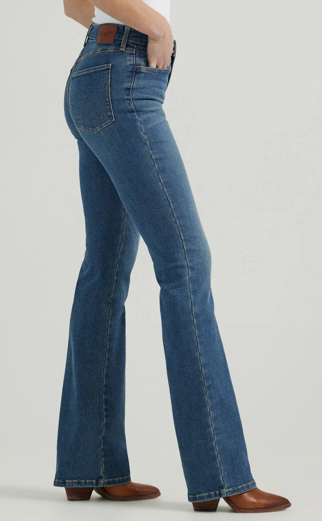 Wrangler Bootcut Jeans in classic denim with a relaxed fit, featuring a mid-rise waist and traditional stitching.